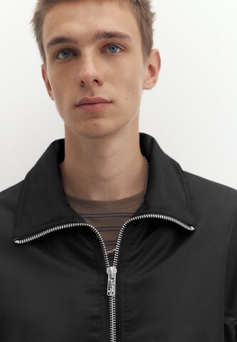 Pull&Bear Jacke in Schwarz