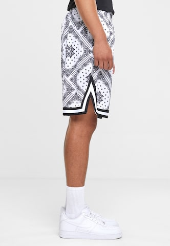 Karl Kani Regular Shorts in Weiß