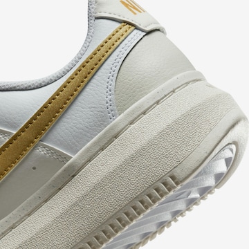 Sneaker low 'Court Vision Alta' de la Nike Sportswear pe alb