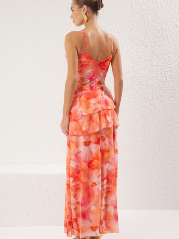Trendyol Вечернее платье в Оранжевый