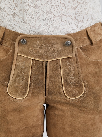 SPIETH & WENSKY Regular Lederhose 'Giana' mit Ton-In-Ton Stickerei in Braun