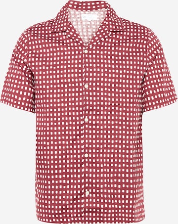 GAP Regular fit Button Up Shirt in Red: front