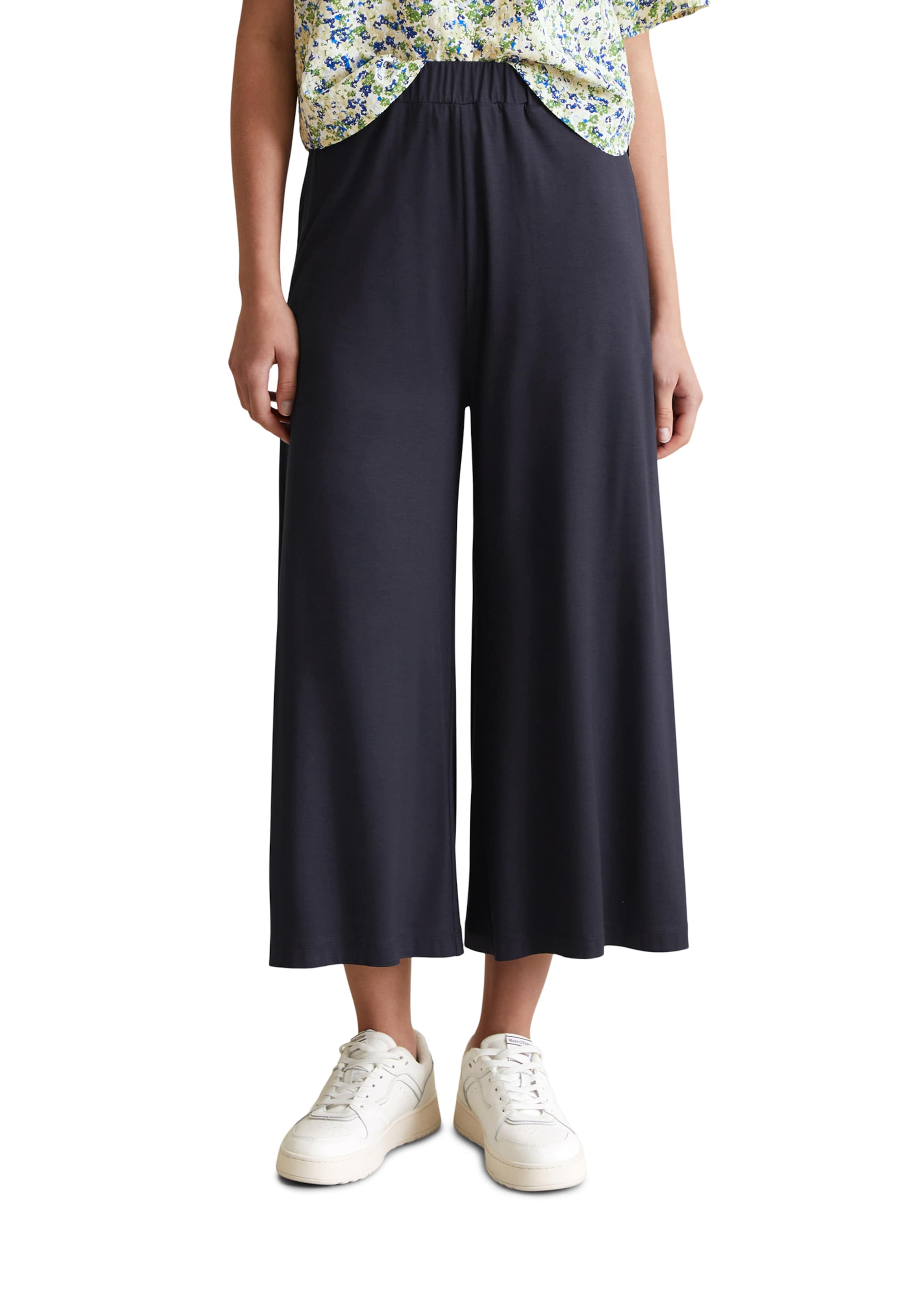 Marc O'Polo DENIM Loose fit Pants in Blue: front