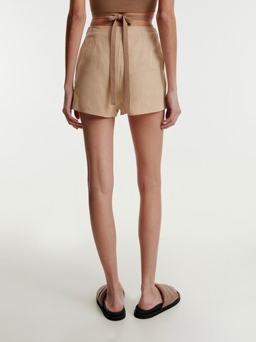 EDITED Regular Shorts 'Doris' in Beige