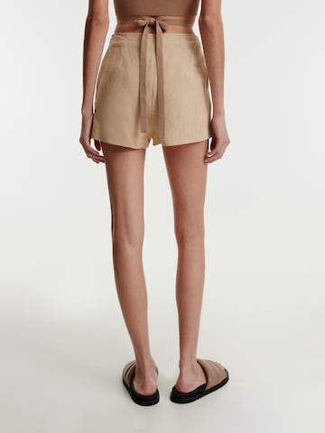 EDITED Regular Shorts 'Doris' in Beige