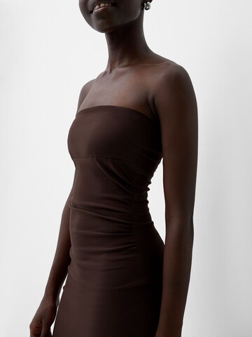 Bershka Jurk in Bruin