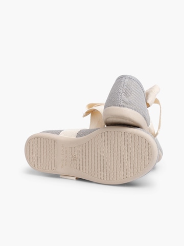 Pisamonas - Bailarina en gris