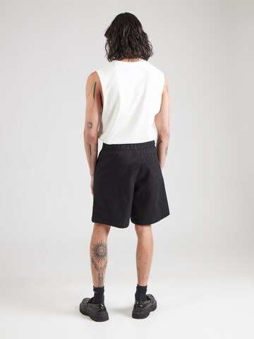 Loosefit Pantaloni con pieghe di HOLLISTER in nero
