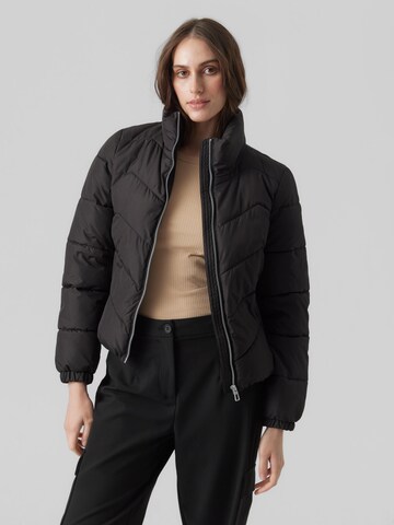 VERO MODA - Chaqueta de entretiempo 'LIGA' en negro: frente