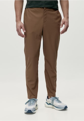 Born Living Yoga Regular Broek 'Cannon' in Bruin: voorkant