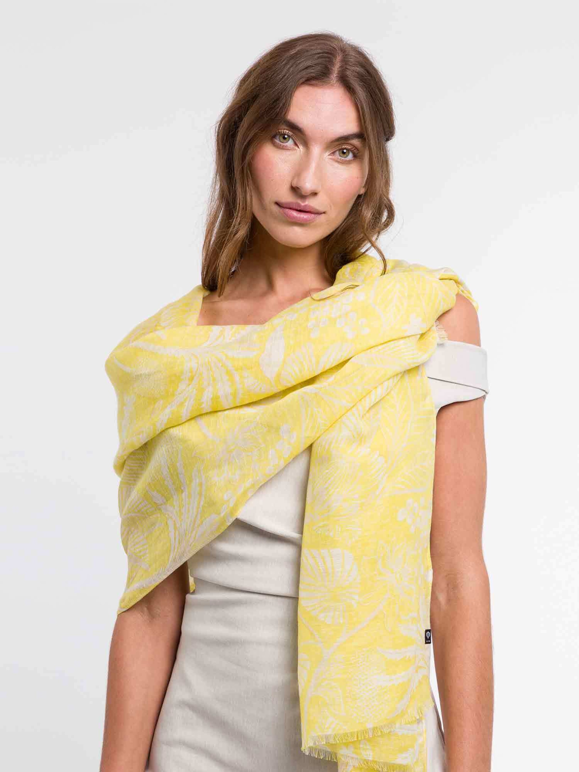 FRAAS Scarf in Yellow