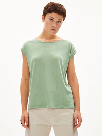 T-shirt ARMEDANGELS en vert : devant