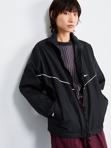 Nike Sportswear Kurtka przejściowa w kolorze czarny