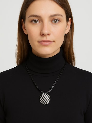 COLLEZIONE ALESSANDRO Necklace 'Beverly' in Black: front
