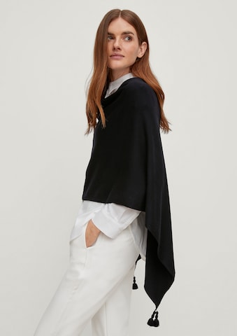 COMMA Cape in Black: front