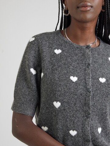 VERO MODA Strickjacke 'DOFFY INTARSIA' in Grau