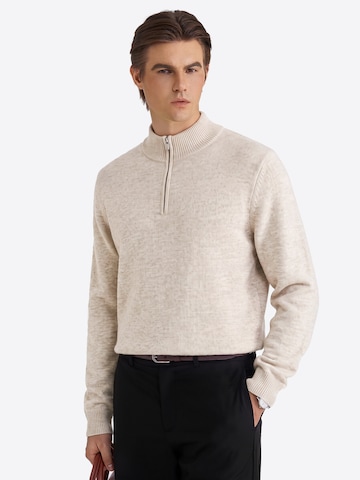 Vantory Sweater in Green: front