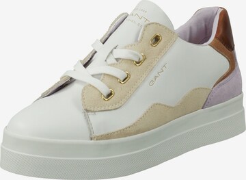 Baskets basses GANT en blanc : devant