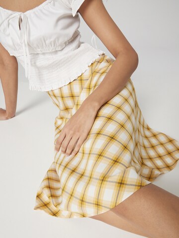 Bella x ABOUT YOU Skirt 'Fanny' in Yellow