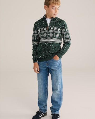 WE Fashion Sweater in Green