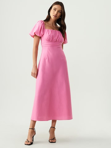 Robe 'DIAZ' Sável en rose : devant