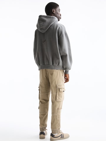 Pull&Bear Tapered Cargo nadrágok - barna