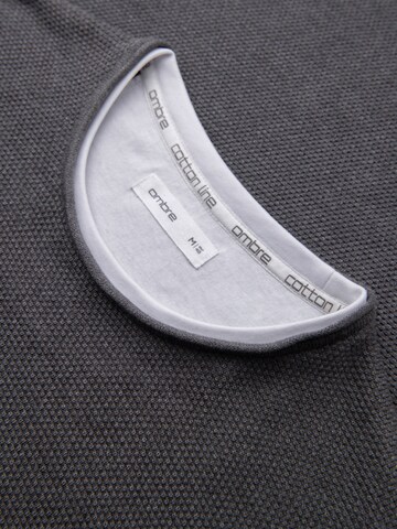 Pullover di Ombre in grigio