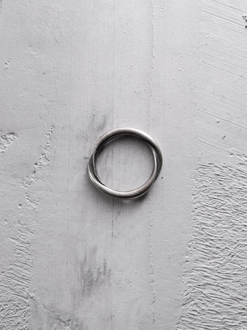 REYTEL Ring 'LOOPER'‌‌‌‌‌‌‌ in Silber: Vorderseite