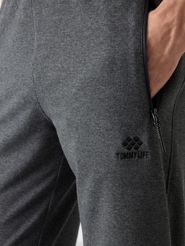 regular Pantaloni di Tommy Life in grigio