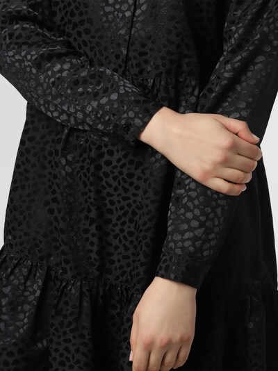 Aygill's Kleid in schwarz, Produktansicht