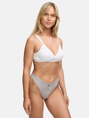 Tazzio String '3er Pack F927' in Grau