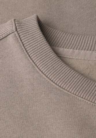 STREET ONE Sweatshirt in Beige