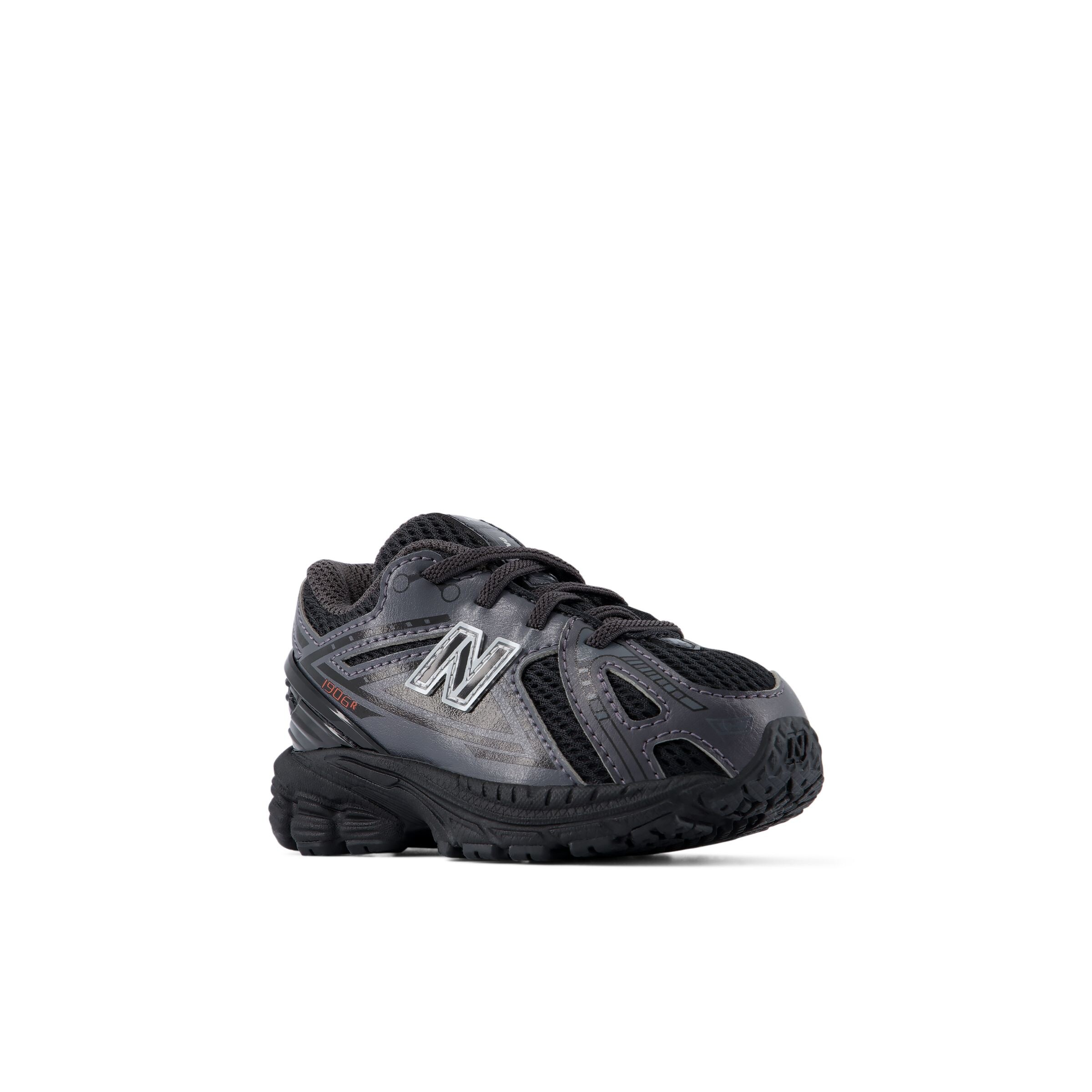 Sneaker '1906' di new balance in nero