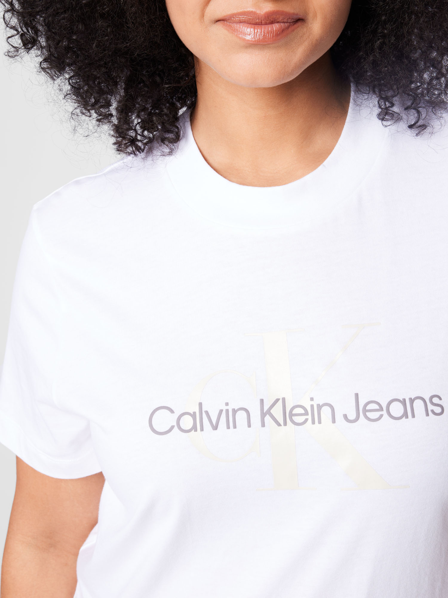 Kobiety Uq55H Calvin Klein Jeans Curve Koszulka w kolorze Białym 