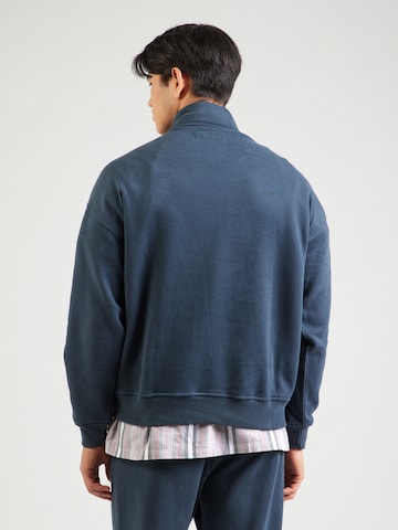 Abercrombie & Fitch Mikina 'ESSENTIAL' – modrá