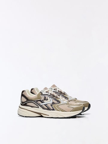 Bershka Trampki niskie w kolorze brązowy