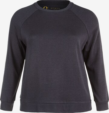 Q by Endurance Sweatshirt in Black: front