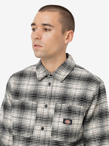 DICKIES - Regular Fit Camisa 'EVANSVILLE' em cinzento