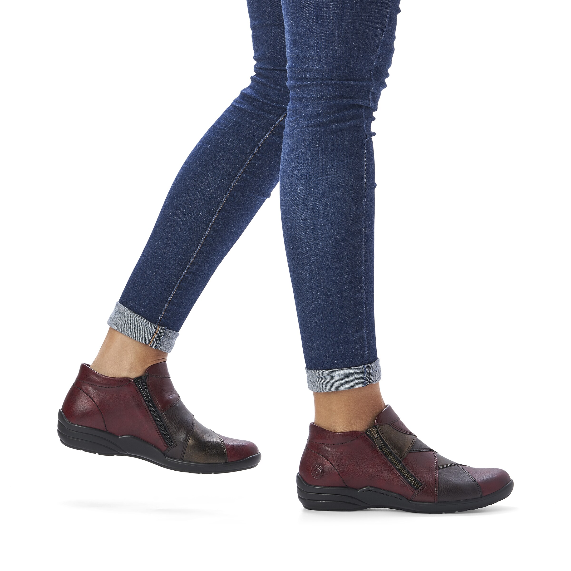 REMONTE Ankle Boots in Rot