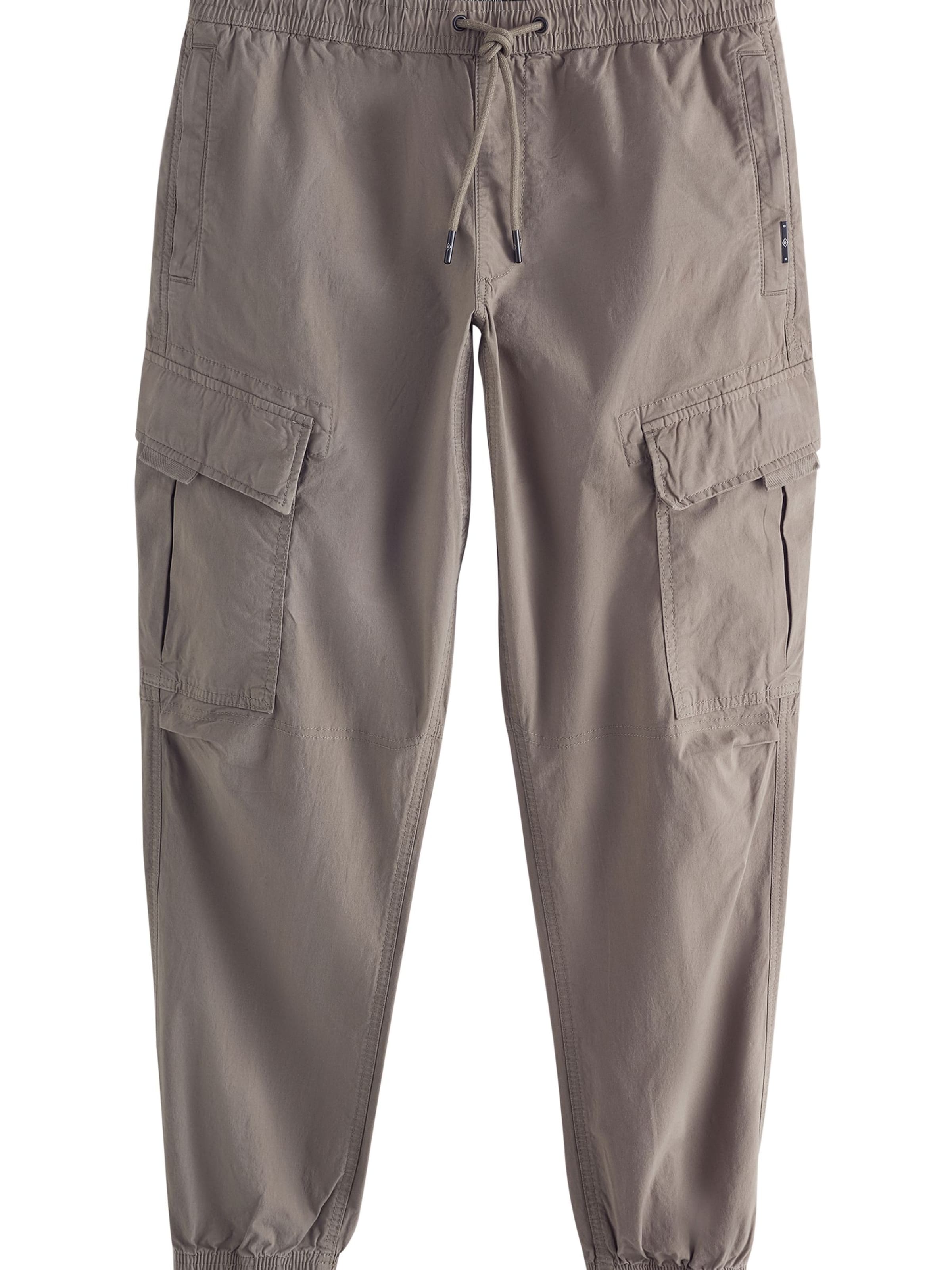 Next Tapered Cargohose in Braun: Vorderseite