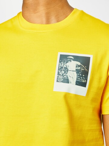 T-Shirt 'Lacoste x Polaroid Gypse' LACOSTE en jaune