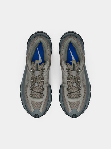 Nike Sportswear Sneakers laag 'Zoom Vomero Roam' in Grijs