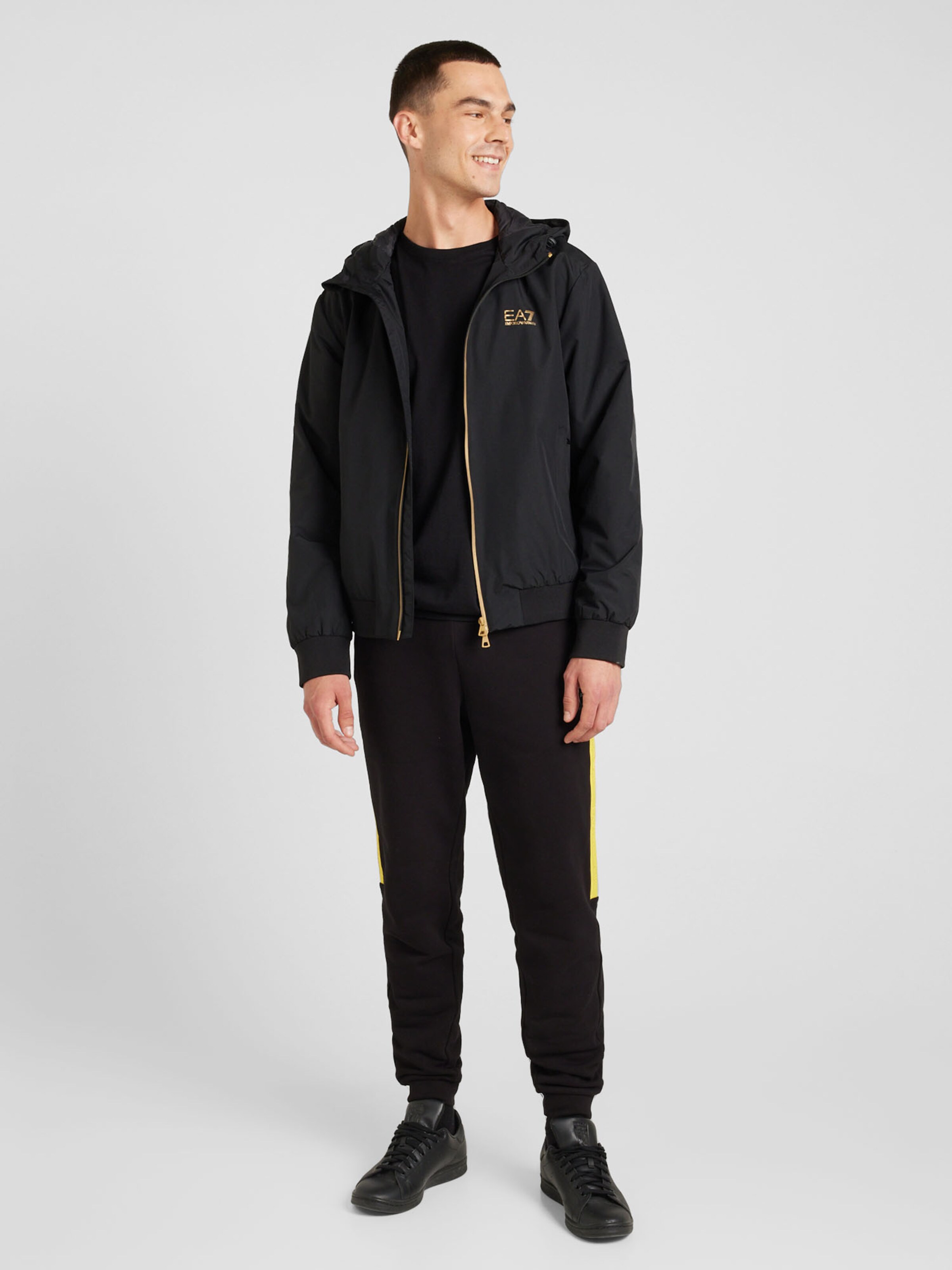 Emporio Armani Regular fit Geacă de primăvară-toamnă pe Negru