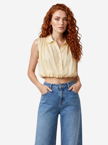 Maglietta 'Blusa Tencel Smanicata 26104' di I AM in giallo