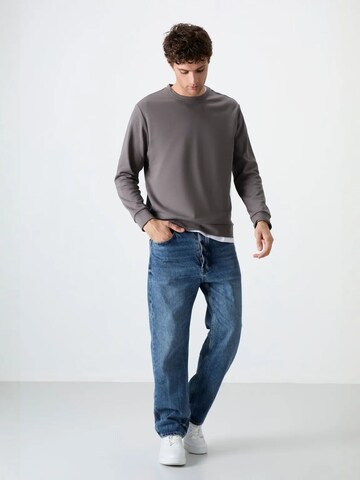 Tommy Life Sweatshirt in Grey