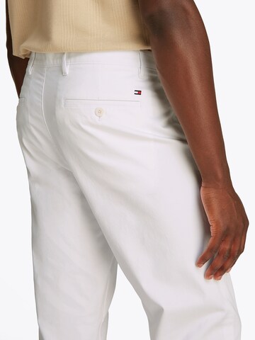 TOMMY HILFIGER Loosefit Chino 'HARLEM' in Wit