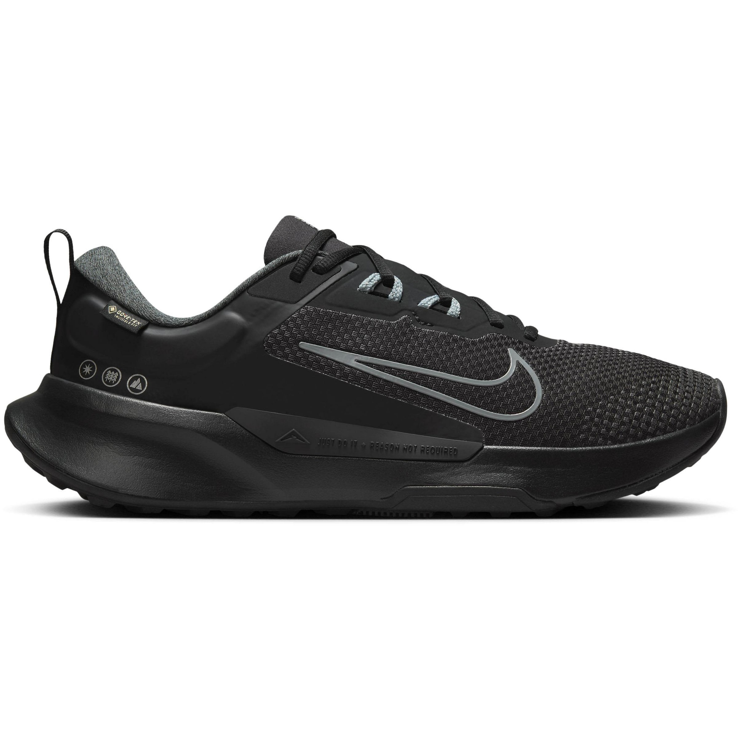 NIKE Athletic Shoes in Black