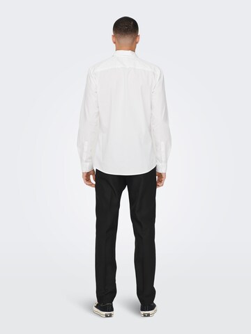 Coupe slim Chemise 'Andy' Only & Sons en blanc