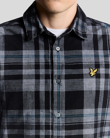 Lyle & Scott Comfort fit Overhemd 'Tartan Corduroy' in Zwart