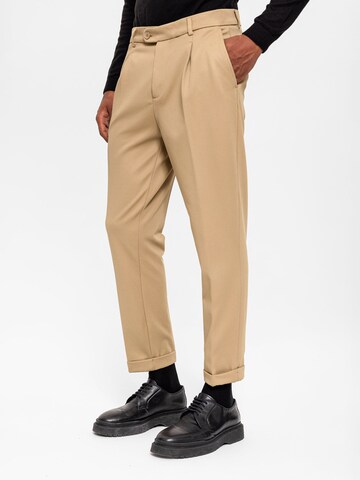 Antioch Regular Trousers with creases in Beige